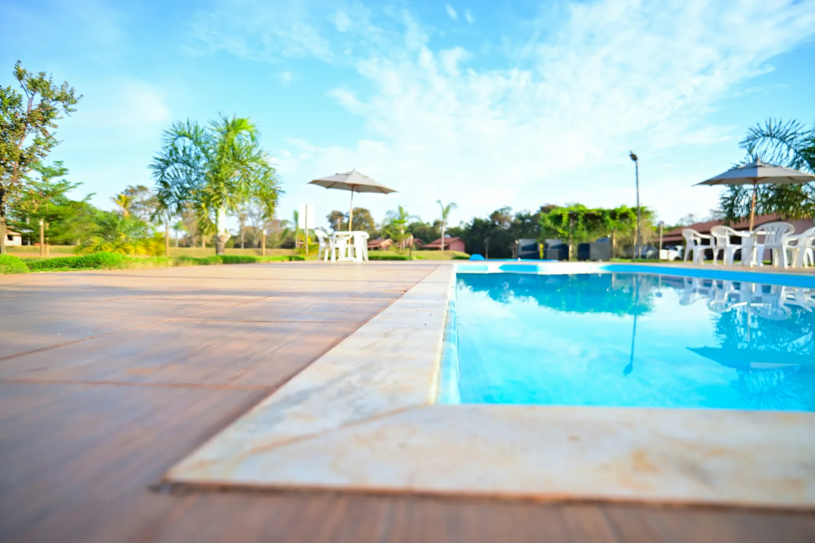 Saltwater Pool Maintenance in Central Florida: What the System Does Not Automate